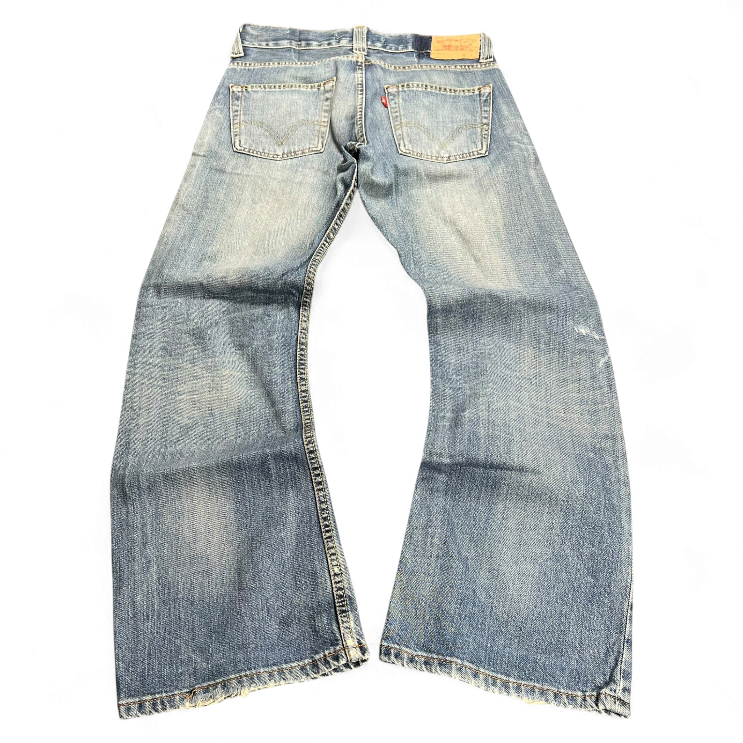 TWC Vintage Levi's 512 Bootcut Jeans in dirty wash denim, rückansicht mit klassischem Lederpatch und Gesäßtaschen