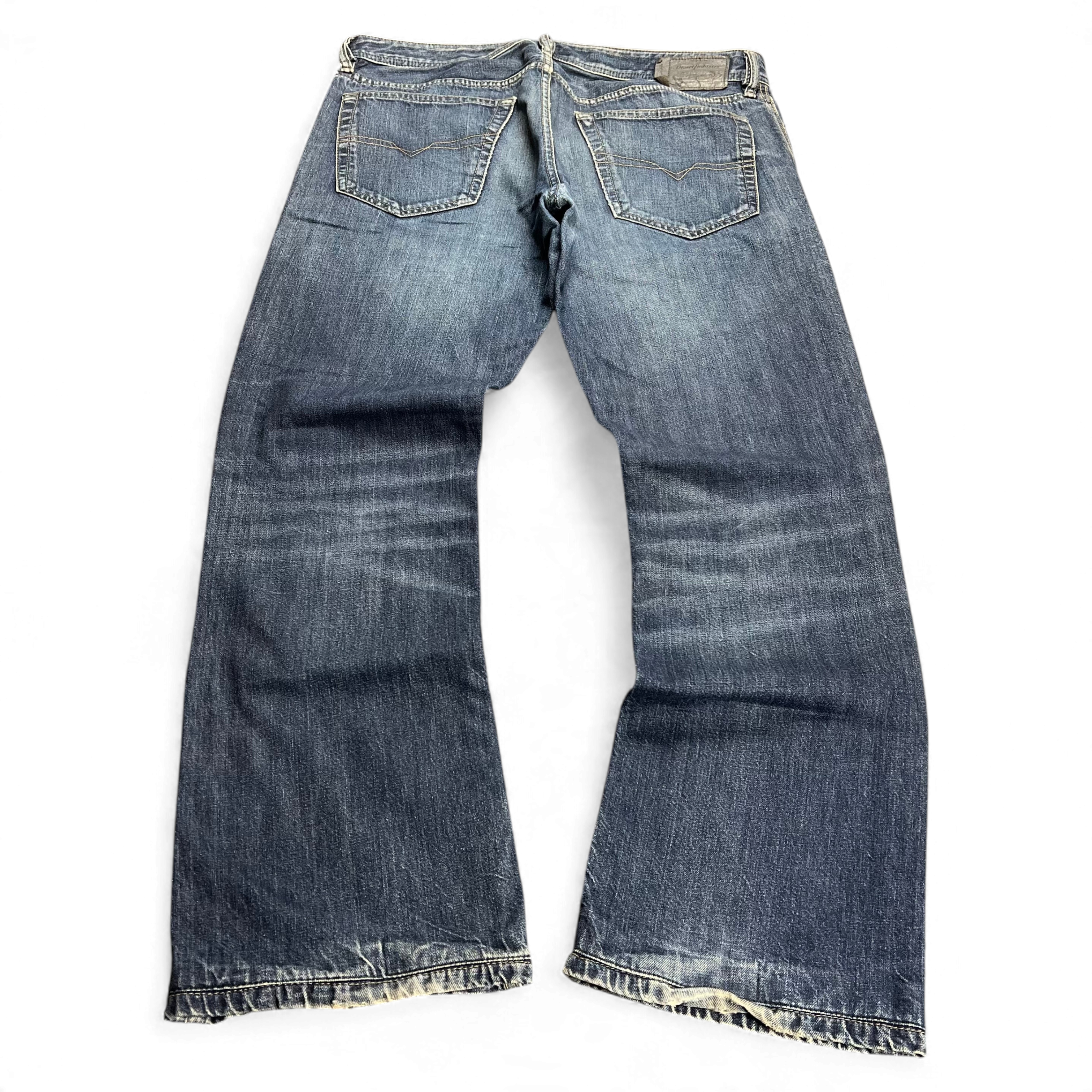 TWC Vintage Diesel New-Fanker Bootcut Jeans in verwaschenem Blau mit klassischem Five-Pocket-Design