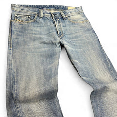 TWC Vintage Diesel Safado Straight Jeans in hellblauem Denim mit klassischem Five-Pocket-Design und Used-Optik