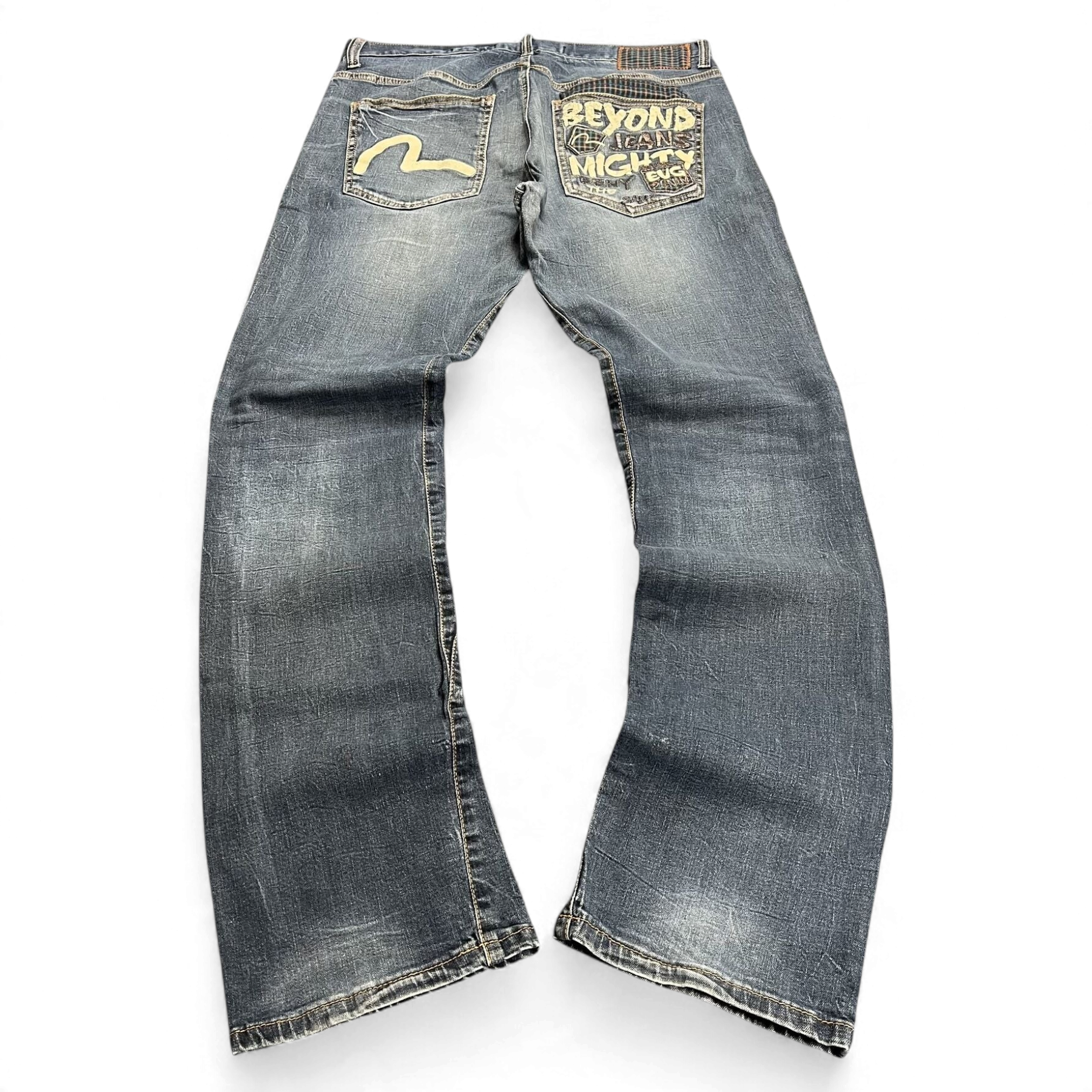 TWC Vintage Evisu Straight Jeans in verwaschenem Blau mit ikonischem Seagull-Print und Beyond Mighty-Grafik auf Taschen