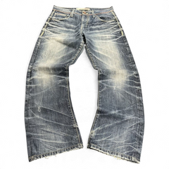TWC Vintage Evisu Jeans mit geradem Schnitt in verwaschenem Blau mit Distressed-Details und ausgefransten Säumen