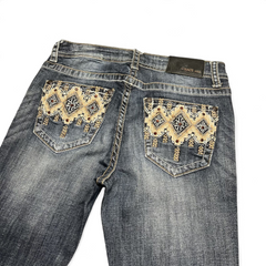 TWC Vintage Damen Y2K Bootcut Jeans in Blau mit aufwendig bestickten Gesäßtaschen und dekorativen Applikationen
