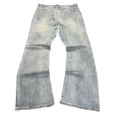 TWC Vintage Damen Y2K Bootcut Jeans in hellem Denim mit bestickten Gesäßtaschen und ausgestelltem Bein