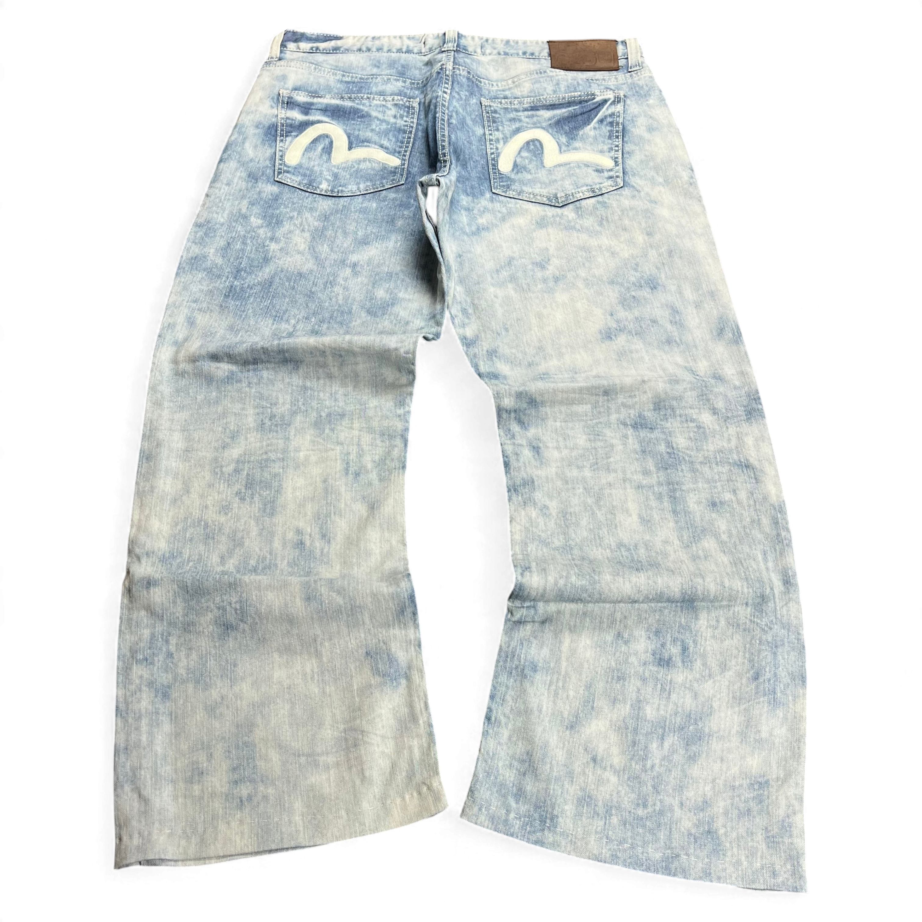 TWC Vintage Evisu KC Baggy Jeans in hellblauem Acid-Wash-Denim mit ikonischem weißem Möwen-Logo auf den Gesäßtaschen