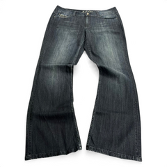 TWC Vintage Damen Y2K Bootcut Jeans in verwaschenem Dunkelgrau mit ausgestelltem Bein und klassischem Schnitt