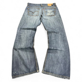 TWC Vintage Levi’s 507 Bootcut Jeans in blauem Denim mit leichter Waschung und klassischem Five-Pocket-Design