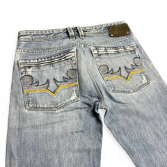TWC Vintage Diesel Jeans mit geradem Schnitt, hellblaue Waschung, bestickte Gesäßtaschen und Leder-Patch