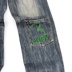 TWC Vintage Evisu KC x Puma Jeans mit blauer Waschung und grünem gesticktem Logo auf der Gesäßtasche