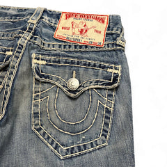 TWC Vintage True Religion Joey Super T Bootcut Jeans in blauem Denim mit markanten hellen Kontrastnähten