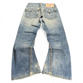 TWC Vintage True Religion Joey Super T Bootcut Jeans in blau mit markanten Kontrastnähten und Lederpatch