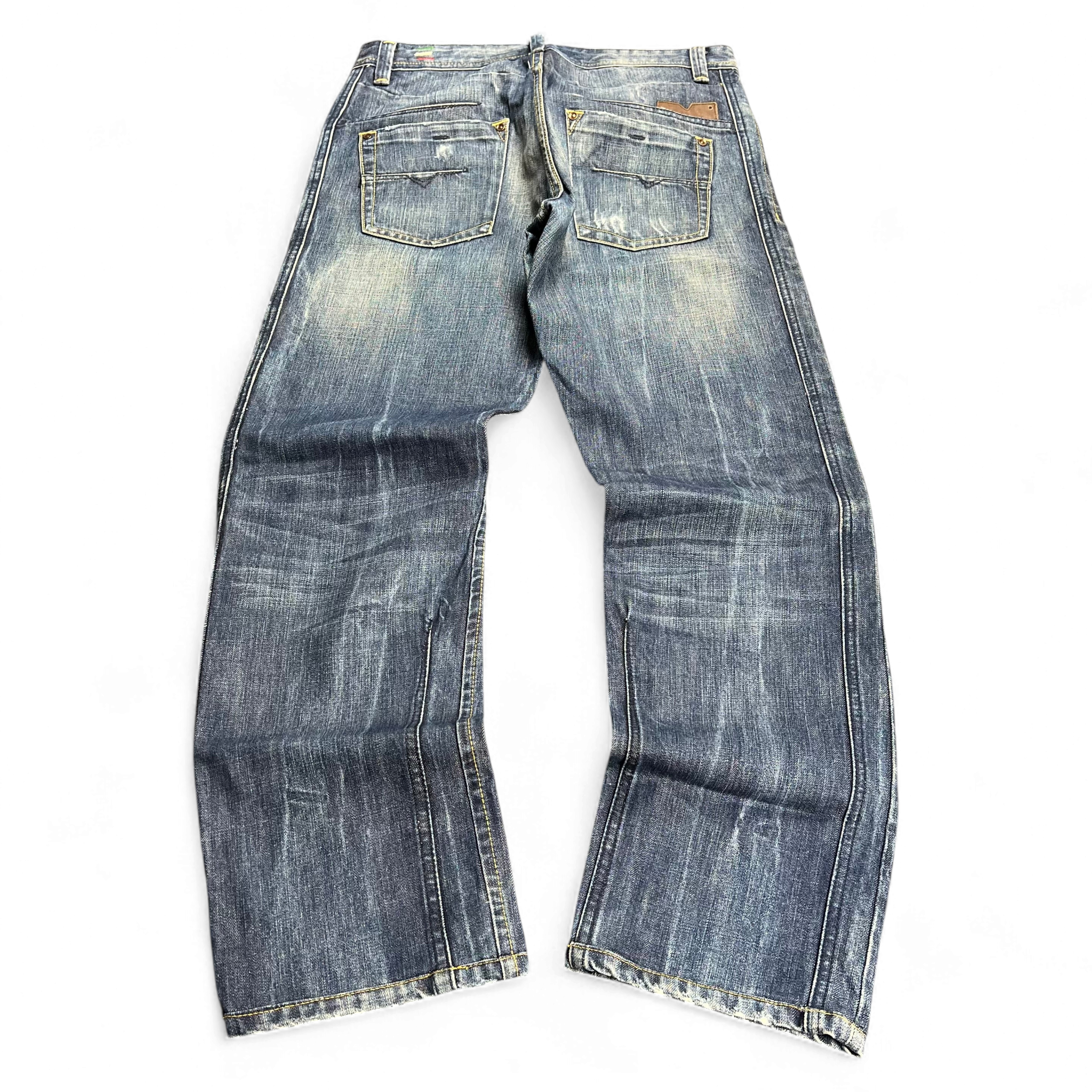 TWC Vintage Diesel Darron Straight Jeans in verwaschenem Blau mit Distressed-Details und geradem Bein
