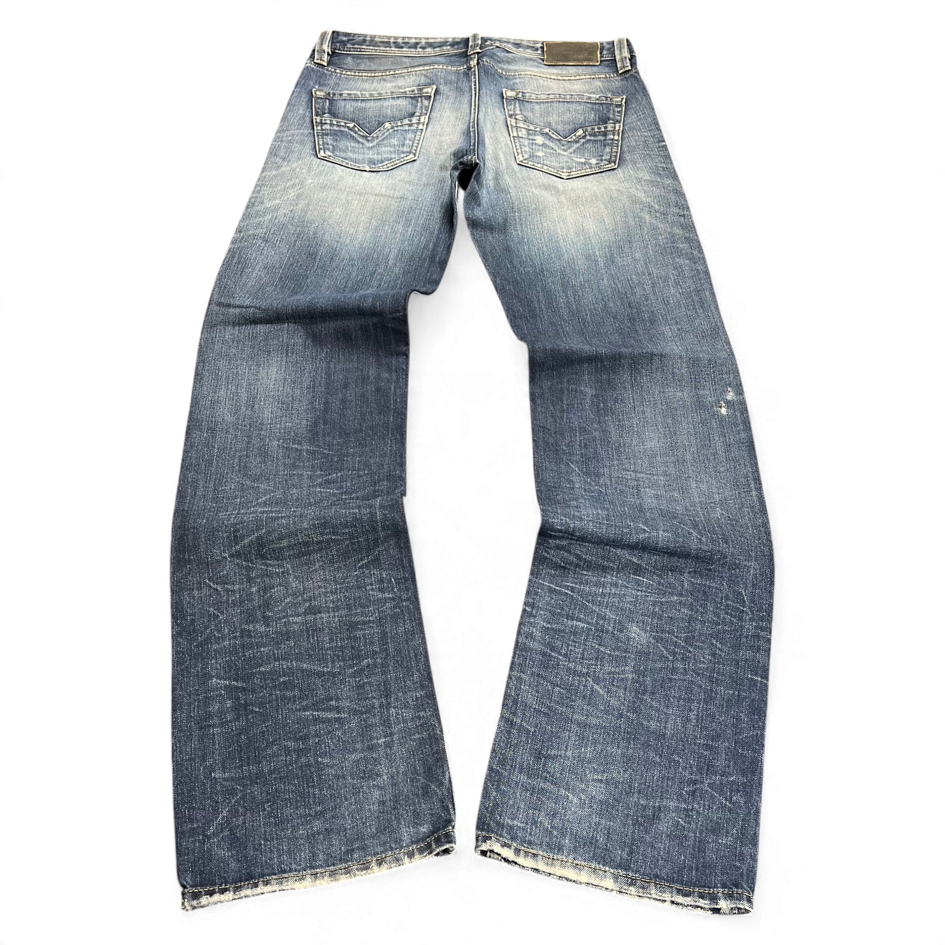 TWC Vintage Diesel Larkee Straight Jeans in verwaschenem Blau mit Used-Look und Gesäßtaschen