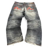 TWC Vintage Evisu Straight Jeans in verwaschenem Blau mit roten Logo-Stickereien auf den Gesäßtaschen und ausgefranstem Saum