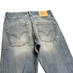 TWC Vintage Levi's 507 Bootcut Jeans in hellblauem Denim mit klassischem Lederpatch und Gesäßtaschen