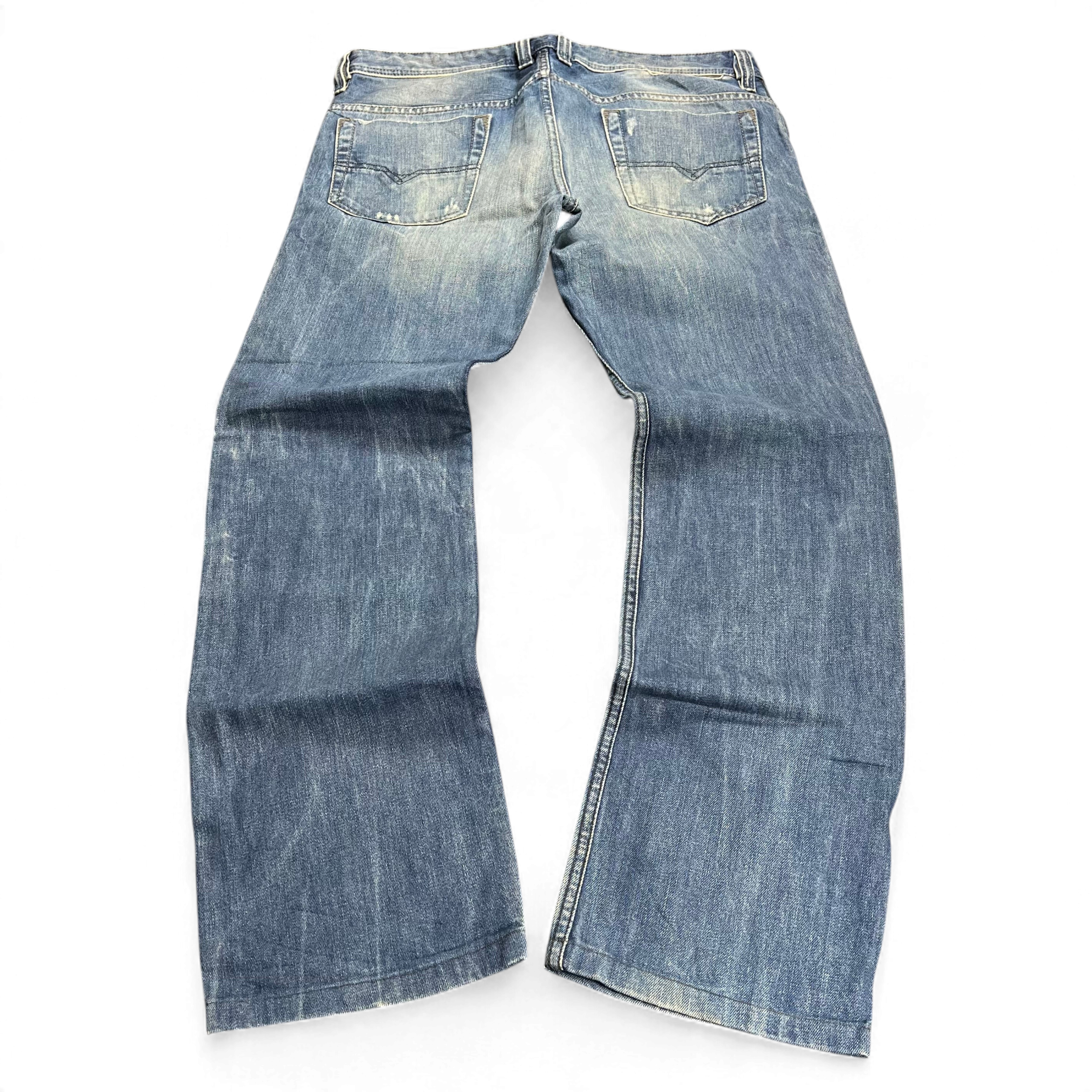 TWC Vintage Diesel Safado Straight Jeans in blauem Denim mit Used-Look und geradem Bein, Rückansicht