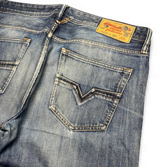 TWC Vintage Diesel Larkee Straight Jeans in blauem Denim mit Leder-Label und markanten Gesäßtaschen