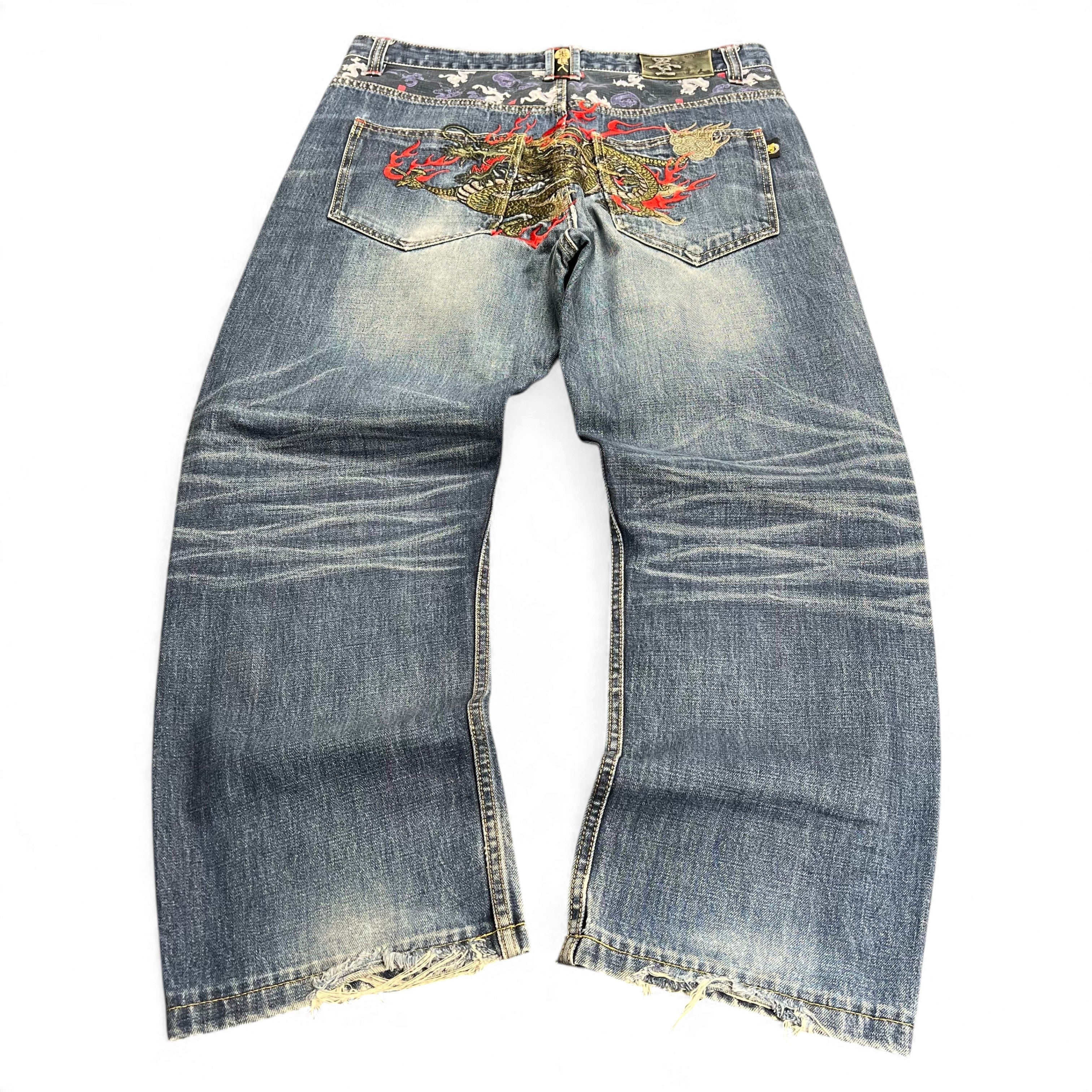 TWC Vintage Jeans aus japanischem Selvedge-Denim mit auffälliger Drachenstickerei auf der Rückseite