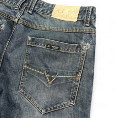 TWC Vintage Armani Jeans Straight-Fit Denim in Blau mit markantem Logo-Patch und Ziernähten an der Gesäßtasche