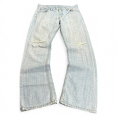 TWC Vintage Levi's 527 Bootcut Jeans in hellblauem Denim mit Distressed-Details und ausgefransten Säumen