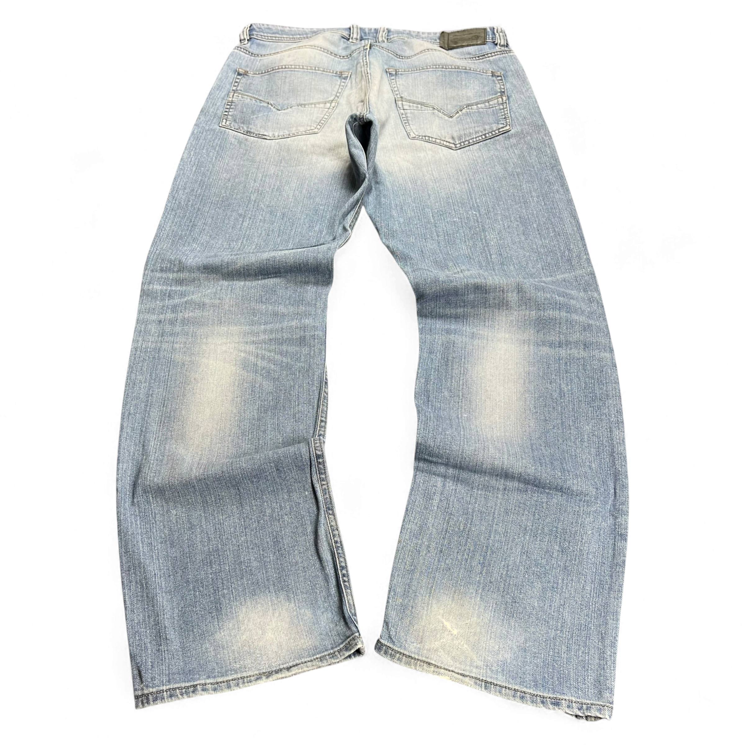TWC Vintage Diesel Larkee Straight Jeans in hellblauem Denim mit Vintage-Waschung und geradem Bein