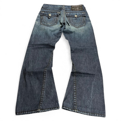 TWC Vintage True Religion Joey Super T Bootcut Jeans in dunkelblauem Denim mit markanten Nähten und Klappentaschen