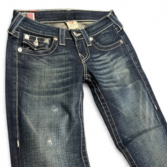 TWC Vintage Damen True Religion Joey Bootcut Jeans in verwaschenem Dunkelblau mit markanten hellen Kontrastnähten