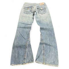 TWC Vintage True Religion Joey Big T Bootcut Jeans in hellblauem Denim mit markanten Nähten und Gesäßtaschen