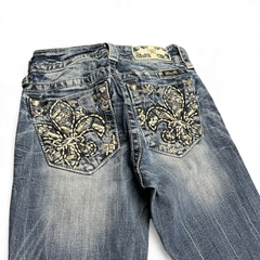 TWC Vintage Damen Miss Me Bootcut Jeans in Blau mit aufwendig bestickten Gesäßtaschen und Strasssteinen