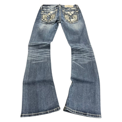 TWC Vintage Miss Me Bootcut Jeans in Blau mit verzierten Gesäßtaschen und Used-Look-Waschung