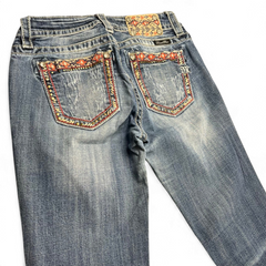 TWC Vintage Miss Me Bootcut Jeans in Blau mit bestickten Gesäßtaschen, Strasssteinen und Used-Look-Waschung