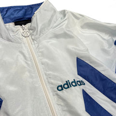 TWC Vintage Adidas 90er Jahre Windbreaker in Hellblau und Weiß mit geometrischen Streifen und Reißverschluss