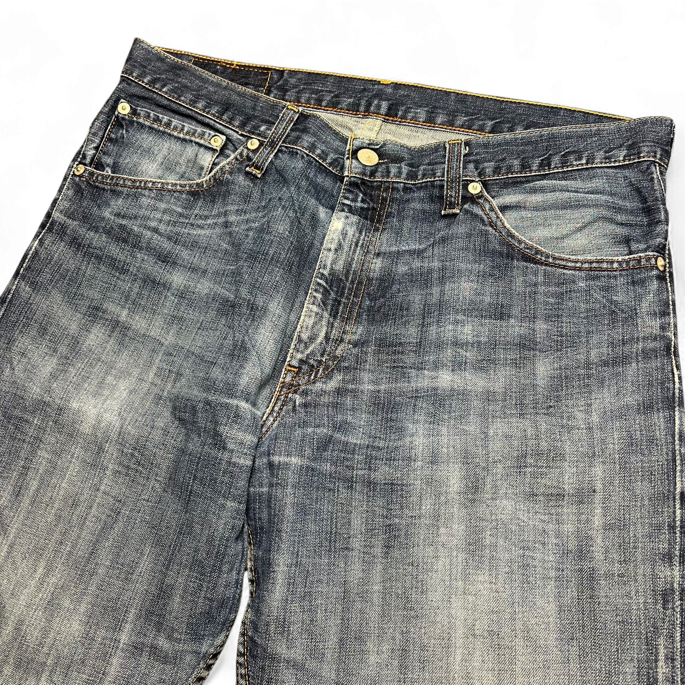 TWC Vintage Levi’s 507 Bootcut Jeans in verwaschenem Blau mit klassischem Five-Pocket-Design