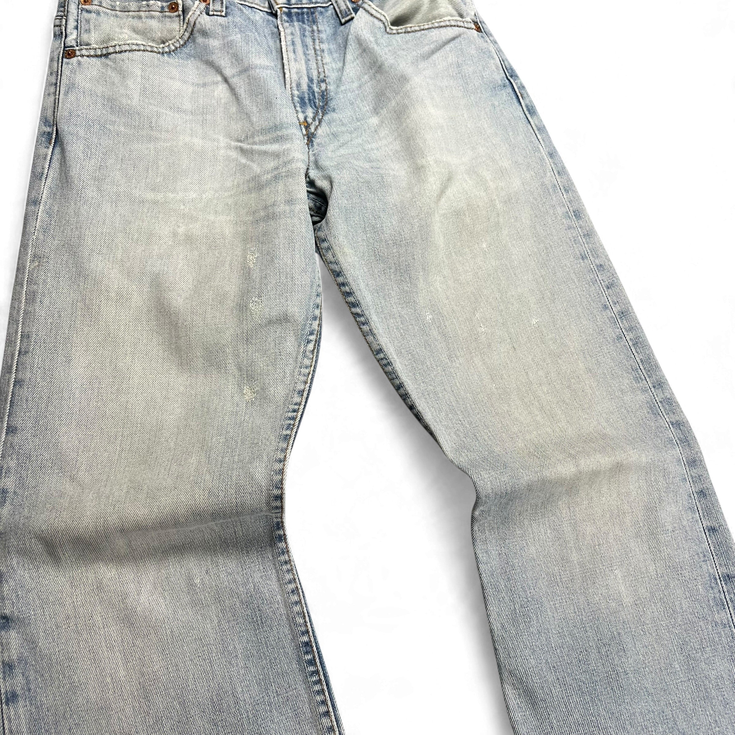 TWC Vintage Levi’s 507 Bootcut Jeans in hellblauem Denim mit Vintage-Waschung und leichtem Used-Look