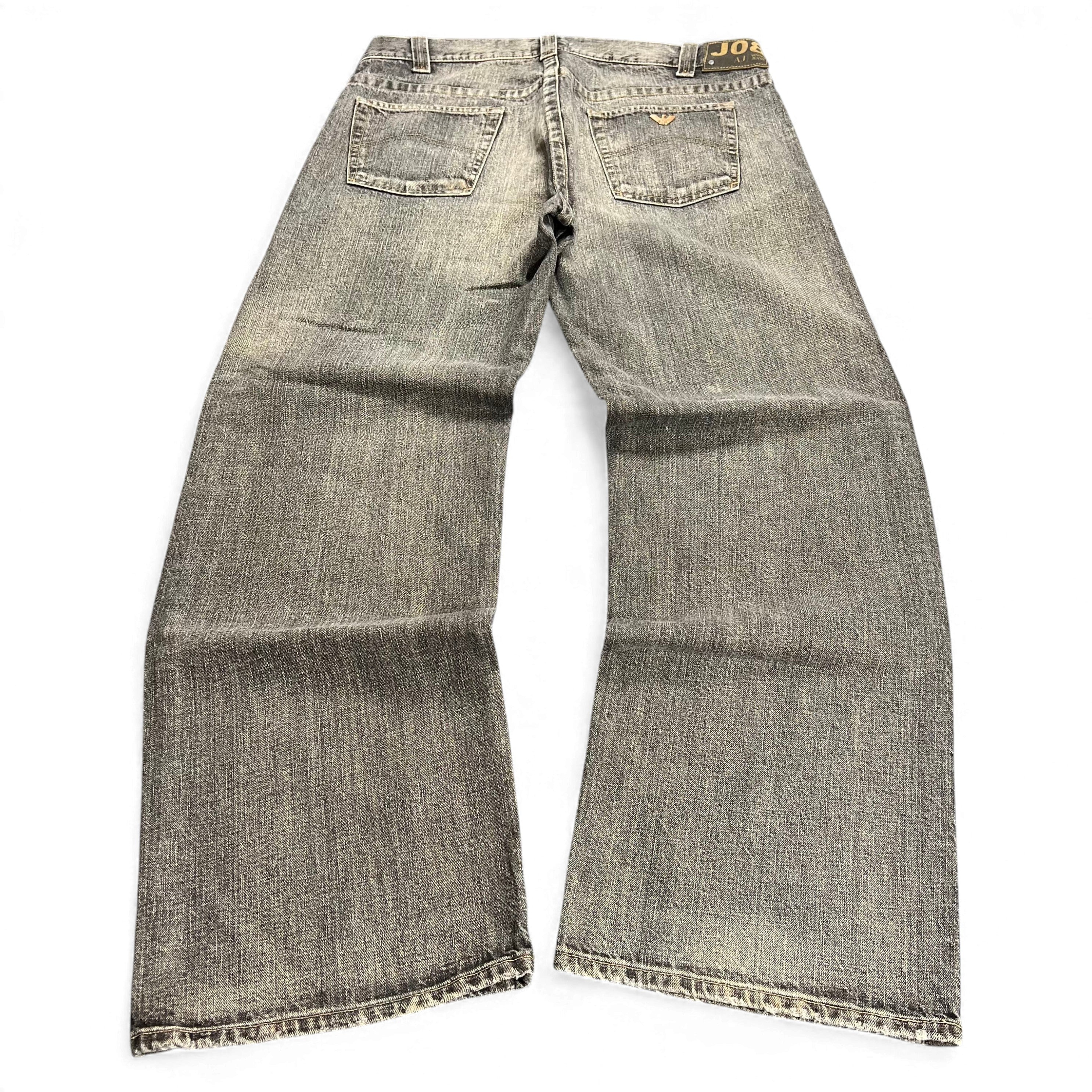 TWC Vintage Armani Jeans in verwaschenem Grau mit weitem Schnitt und Gesäßtaschen-Logo, Rückansicht