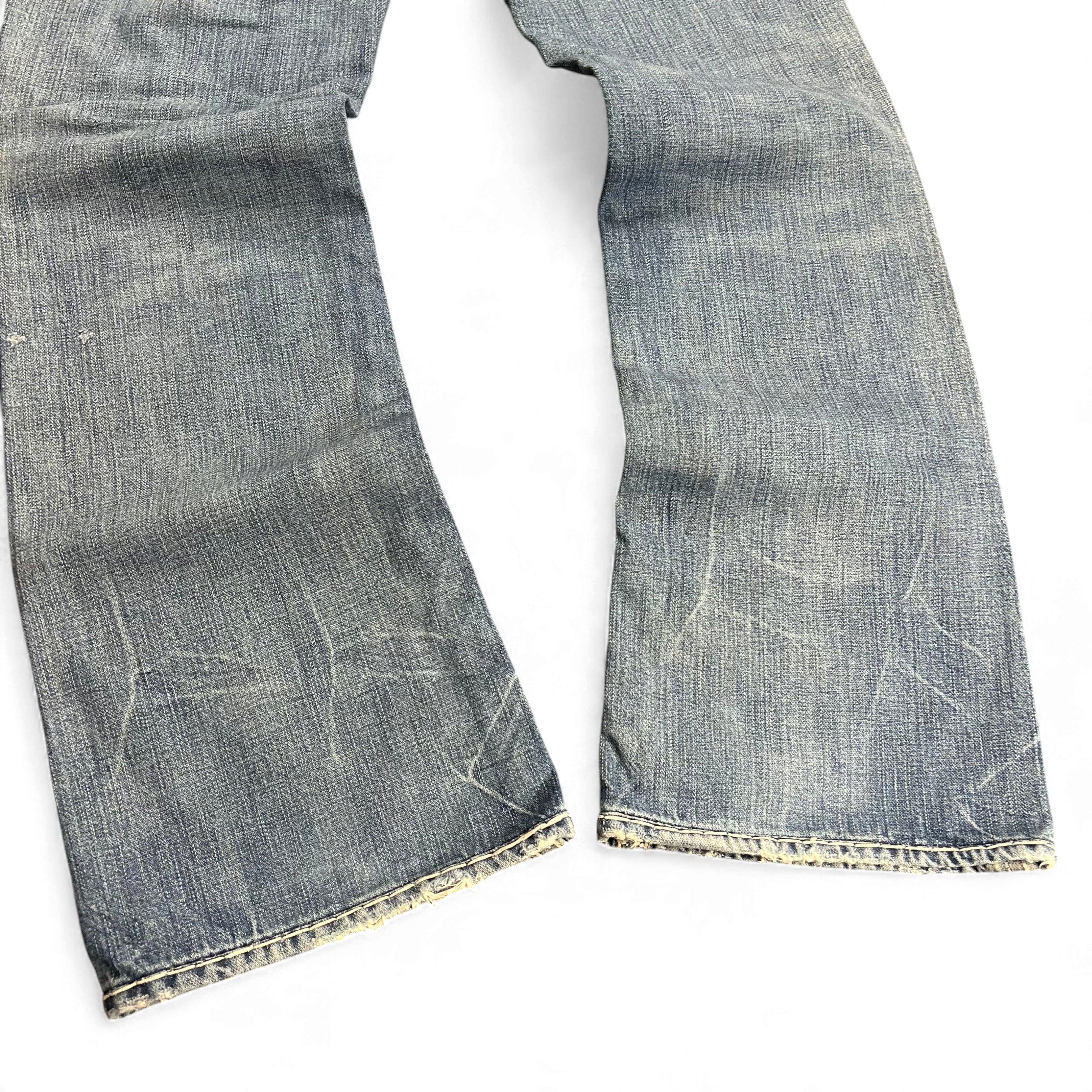 TWC Vintage True Religion Joey Super T Bootcut Jeans in verwaschenem Blau mit markanten Nähten am Beinabschluss