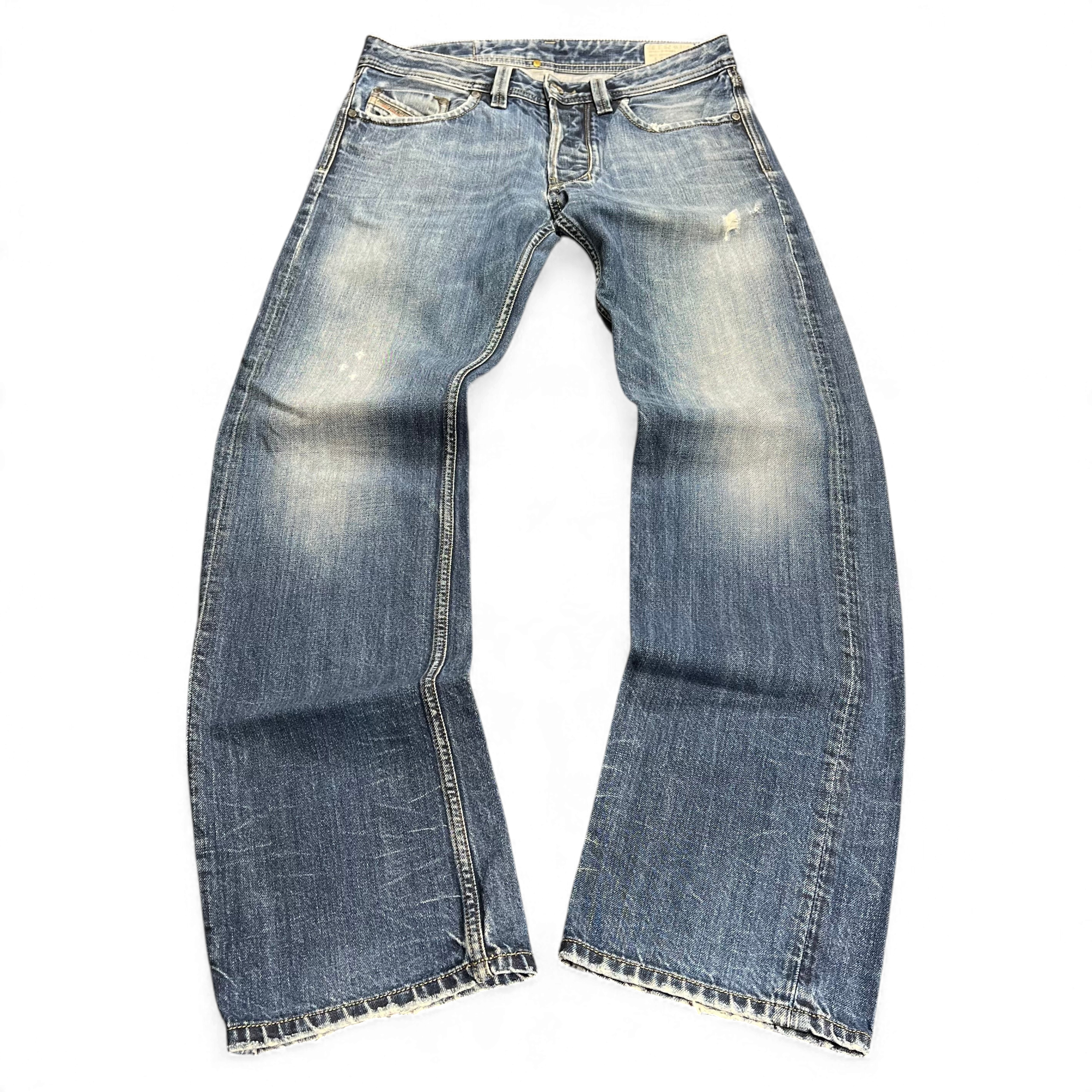 TWC Vintage Diesel Larkee Straight Jeans in verwaschenem Blau mit Used-Look und geradem Beinverlauf