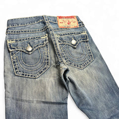 TWC Vintage True Religion Joey Super T Bootcut Jeans in blauem Denim mit markanten hellen Kontrastnähten
