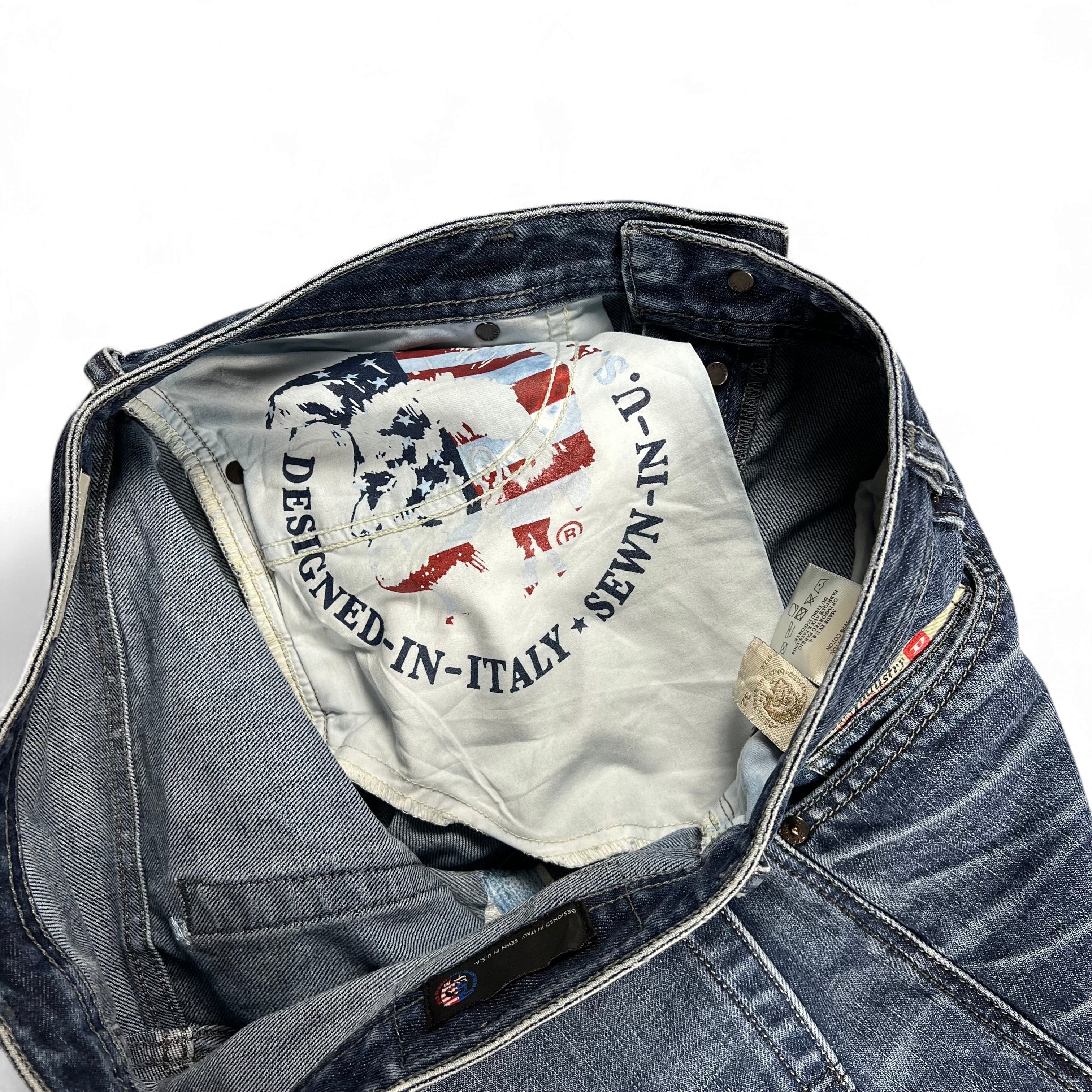 TWC Vintage Diesel Straight USA Jeans mit bedrucktem Innenfutter und amerikanischem Flaggenmotiv
