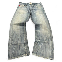 TWC Vintage Armani Jeans im Baggy-Schnitt mit verwaschener blauer Optik und ausgefransten Beinabschlüssen