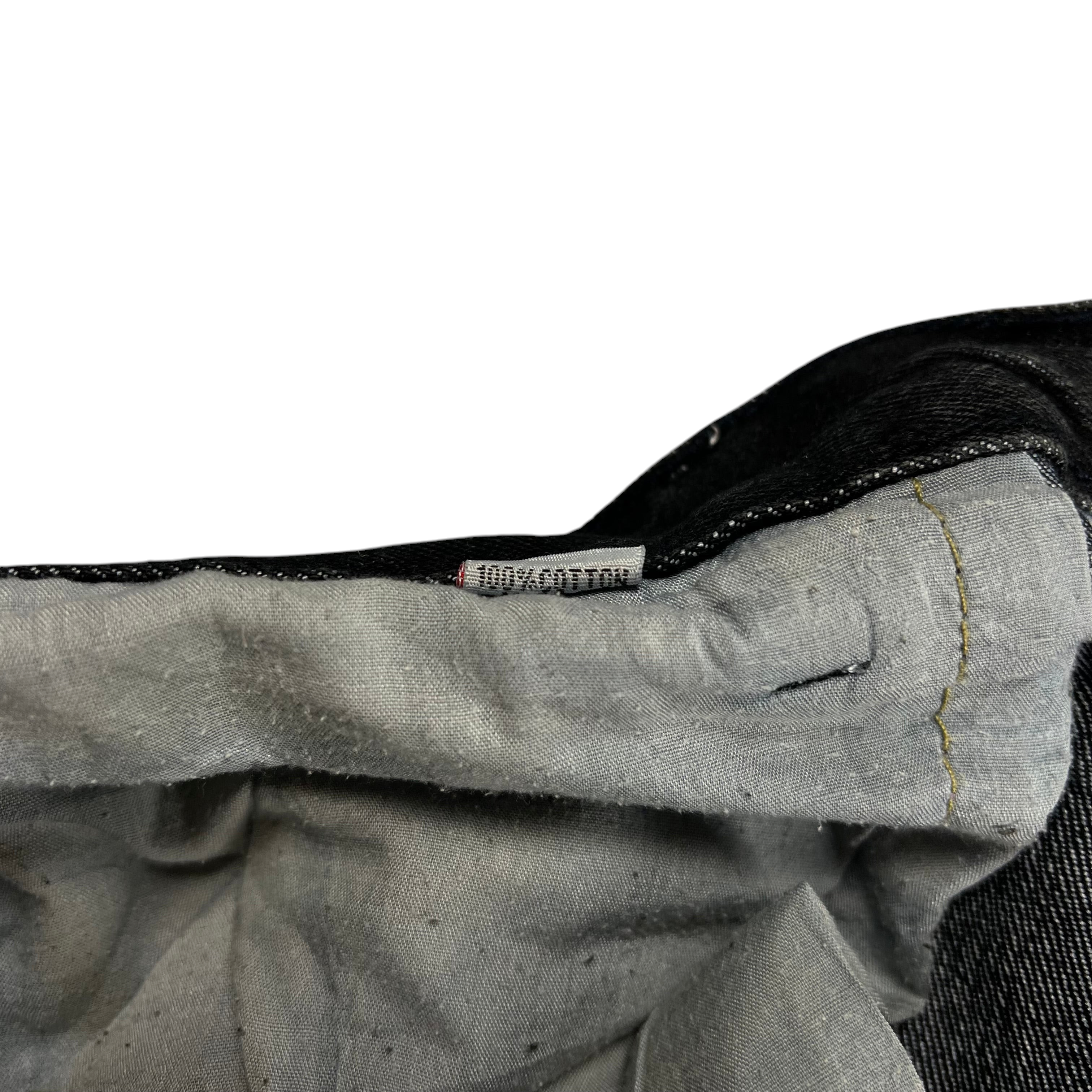 TWC Vintage Jeans aus 100 Prozent Baumwolle mit Etikett im Innenbereich