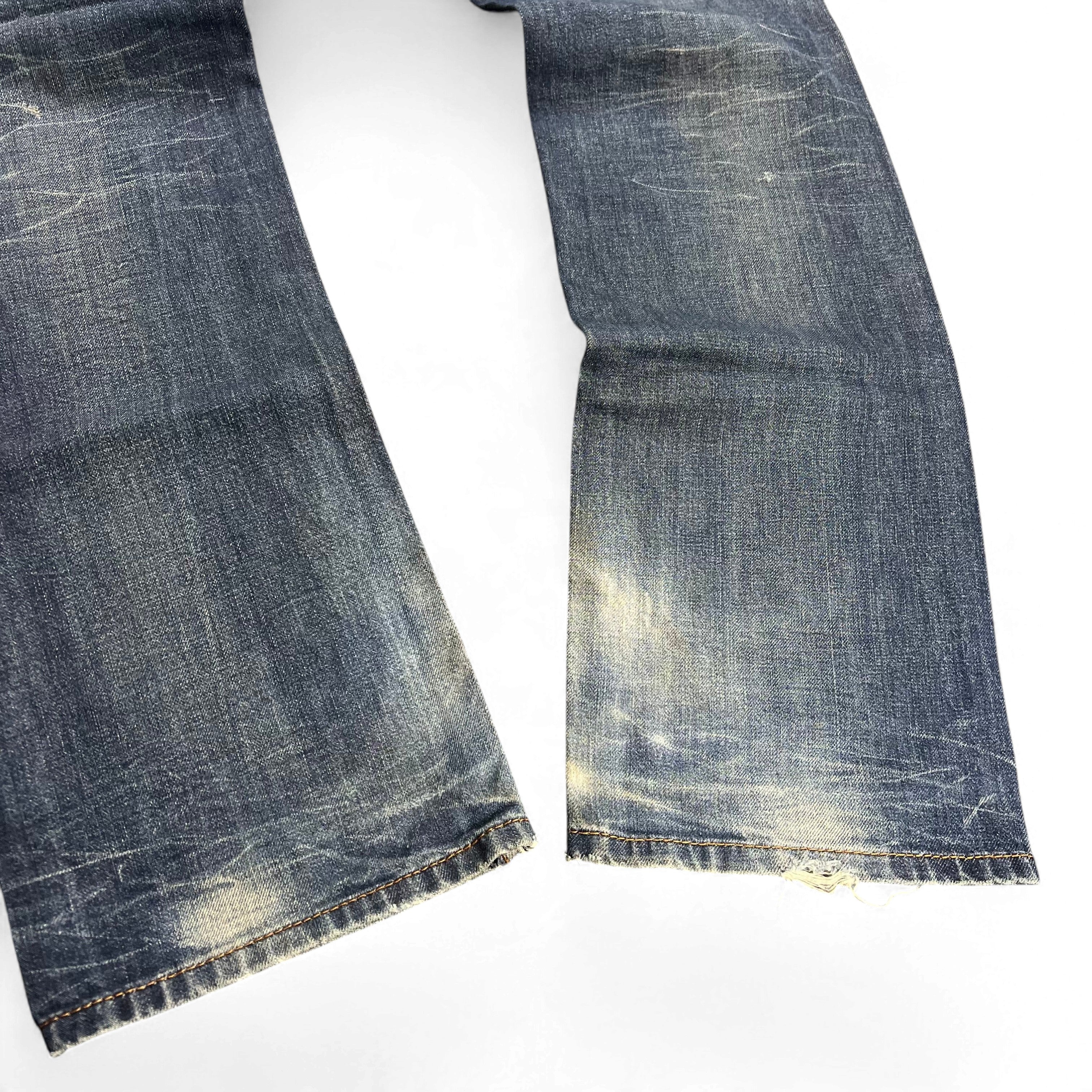 TWC Vintage Diesel Larkee Straight Jeans in verwaschenem Blau mit Vintage-Abnutzungsspuren an den Beinenden