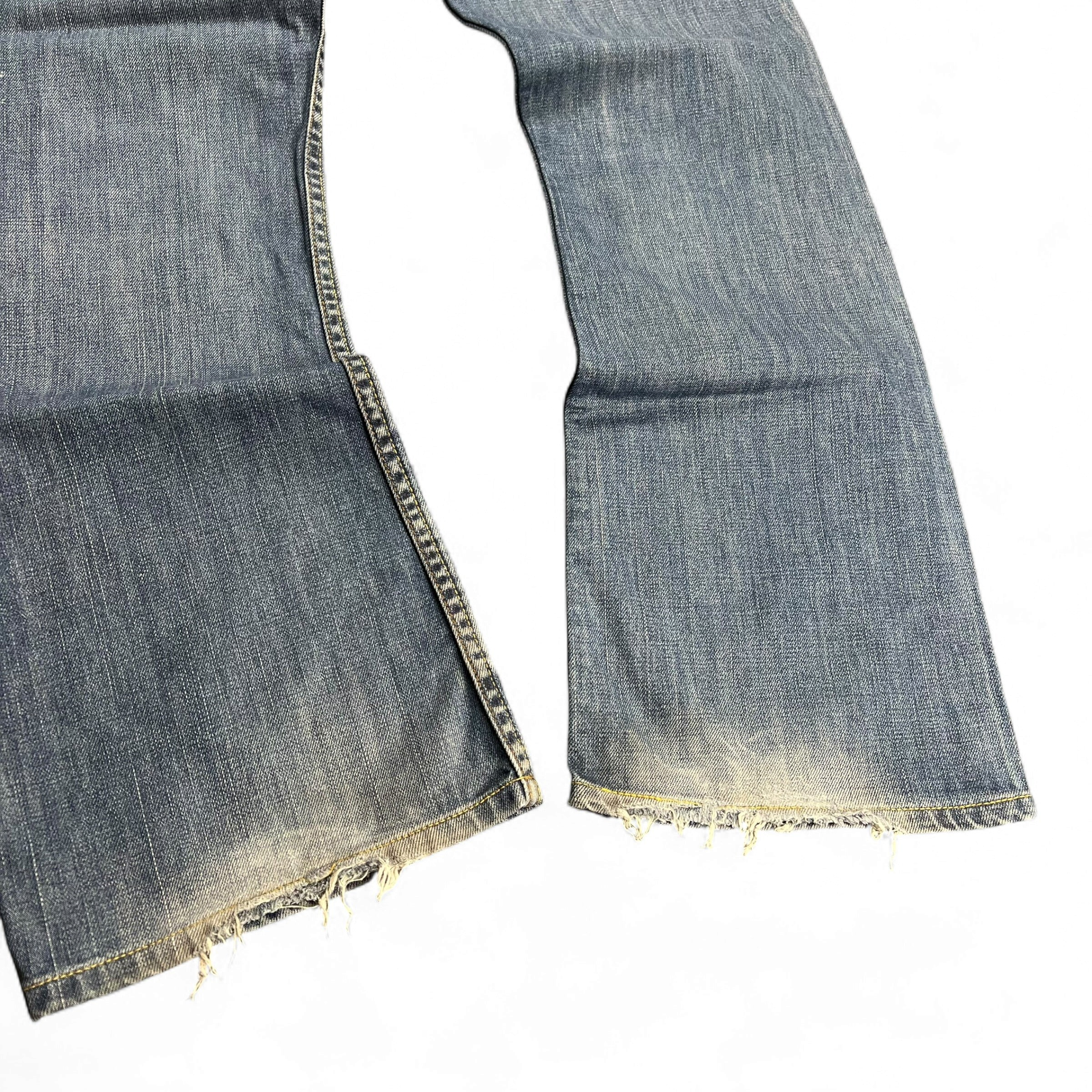 TWC Vintage Levi’s 512 Bootcut Jeans in blauem Denim mit ausgefransten Säumen und Vintage-Waschung