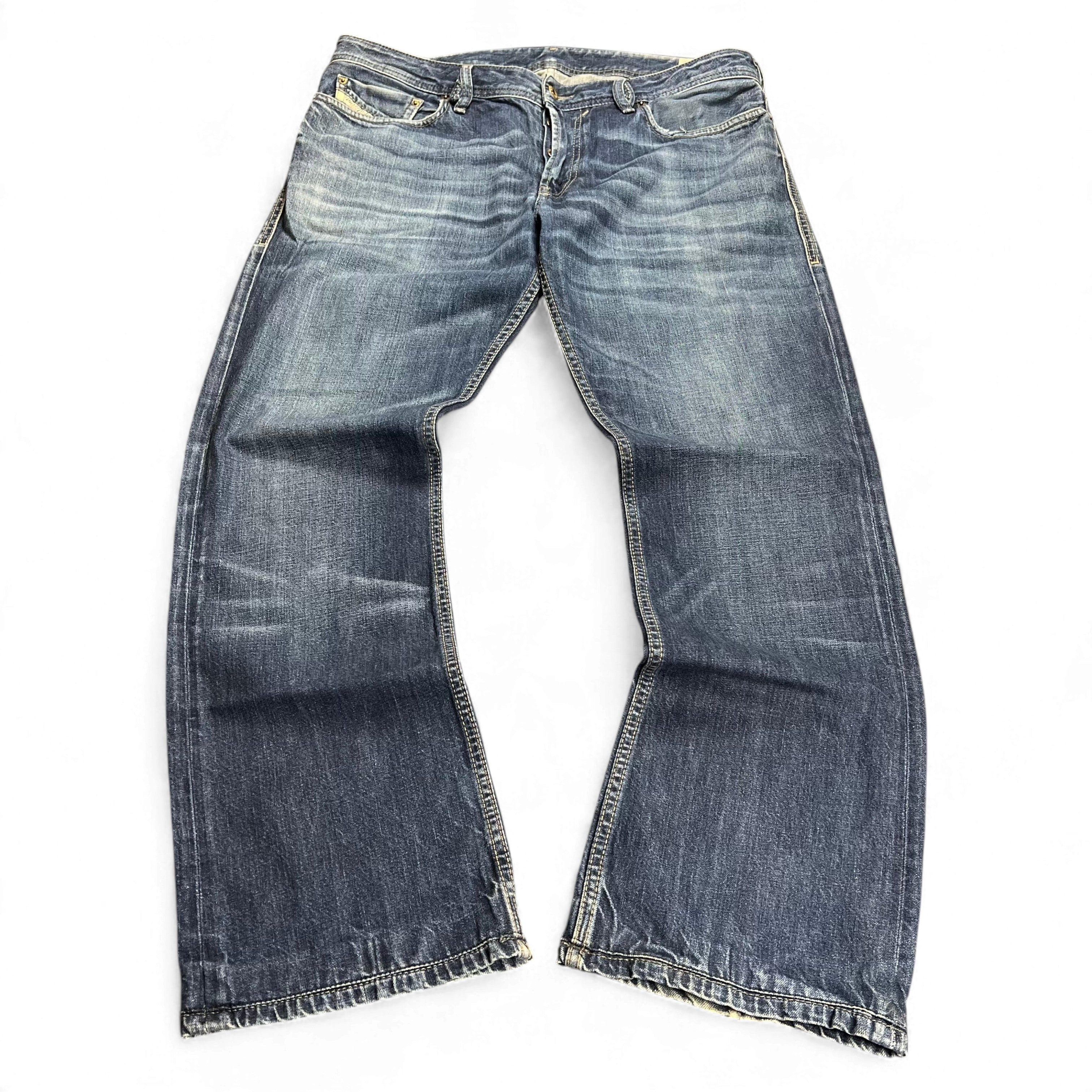 TWC Vintage Diesel New-Fanker Bootcut Jeans in verwaschenem Blau mit klassischem Five-Pocket-Design