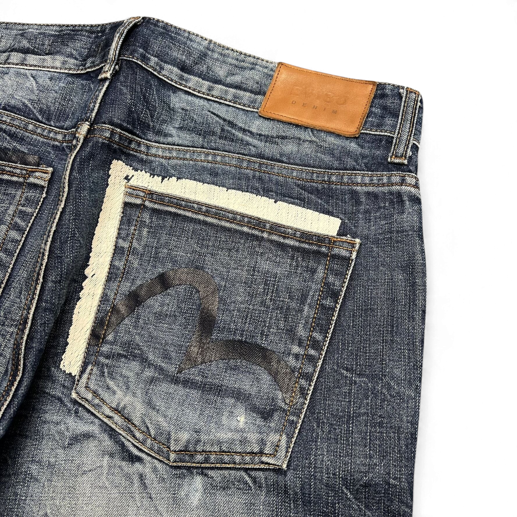 TWC Vintage Evisu Straight Jeans aus blauem Denim mit ausgefranster Gesäßtasche und Lederpatch