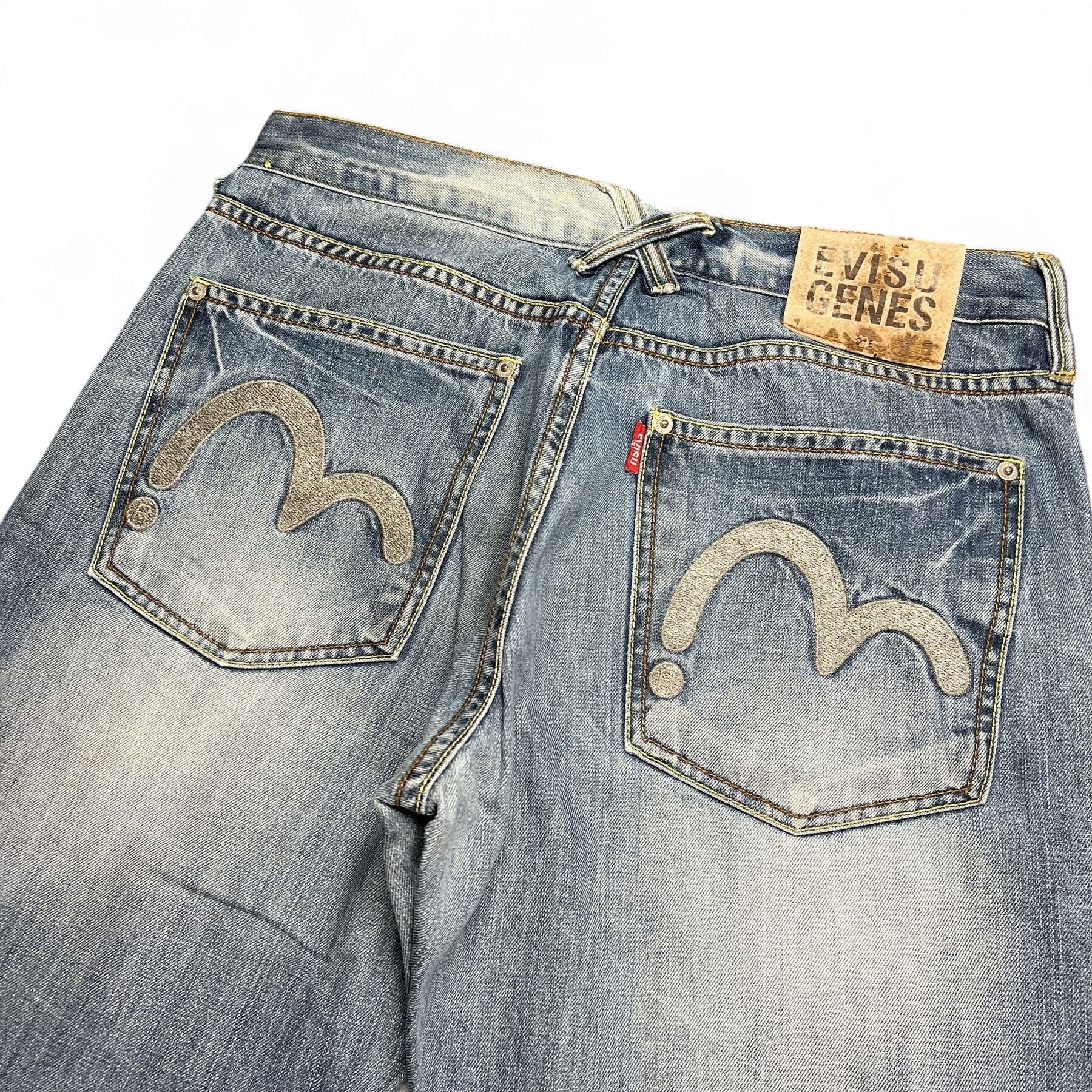 TWC Vintage Evisu Straight Jeans in verwaschenem Blau mit ikonischen gestickten Möwen-Logos auf den Gesäßtaschen