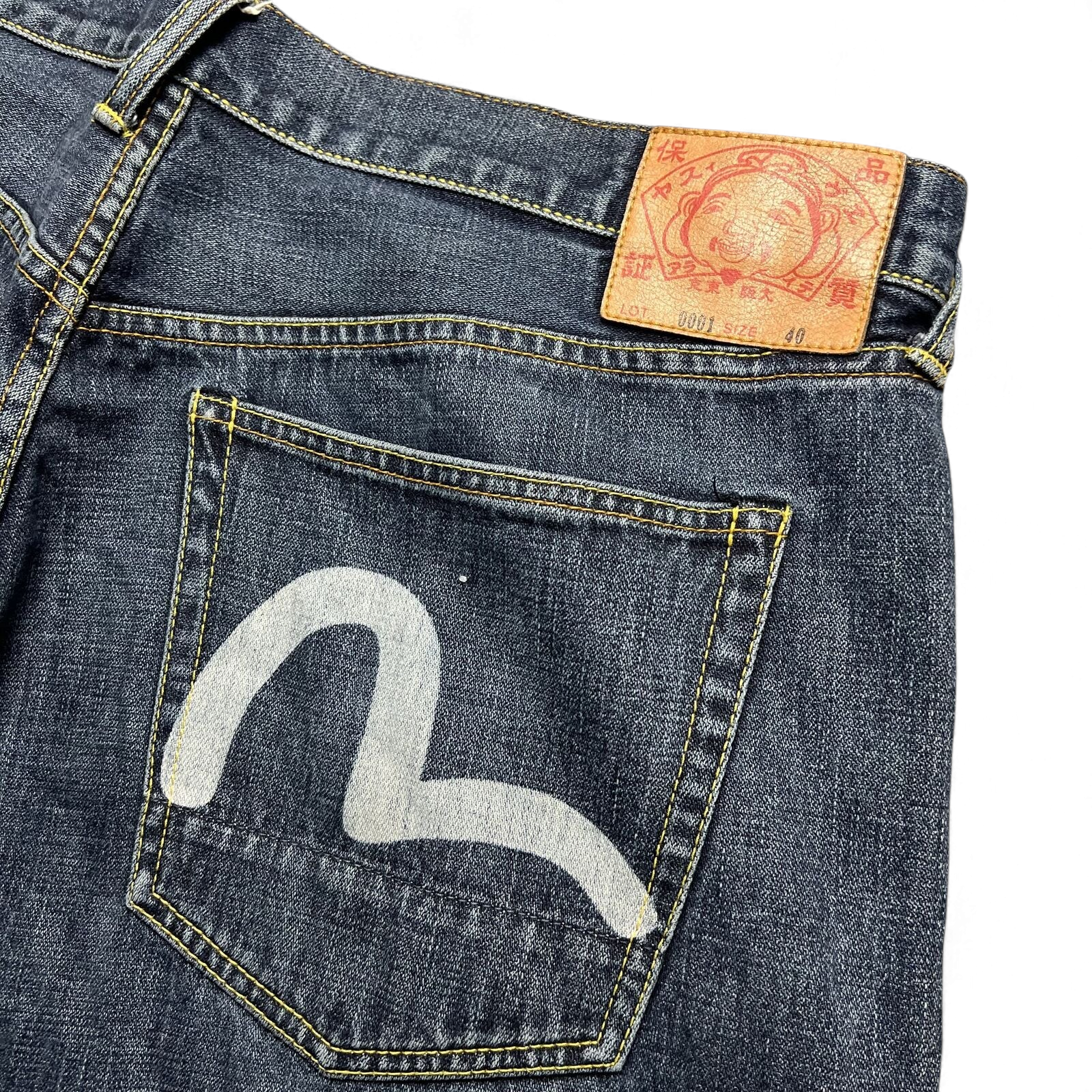 TWC Vintage Evisu Jeans in dunklem Denim mit ikonischem weißem Seagull-Print auf der Gesäßtasche und Lederpatch