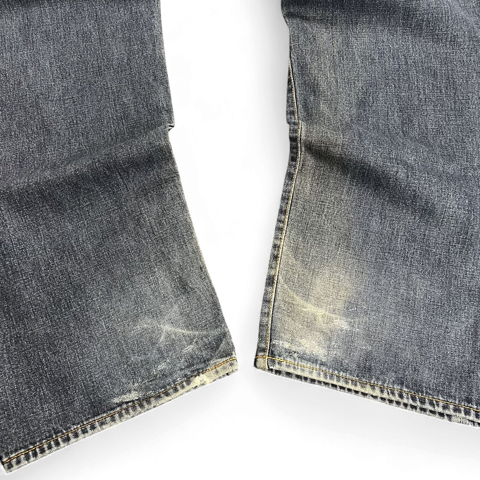 TWC Vintage Evisu Jeans mit geradem Bein in verwaschenem Blau mit authentischen Abnutzungsspuren am Saum