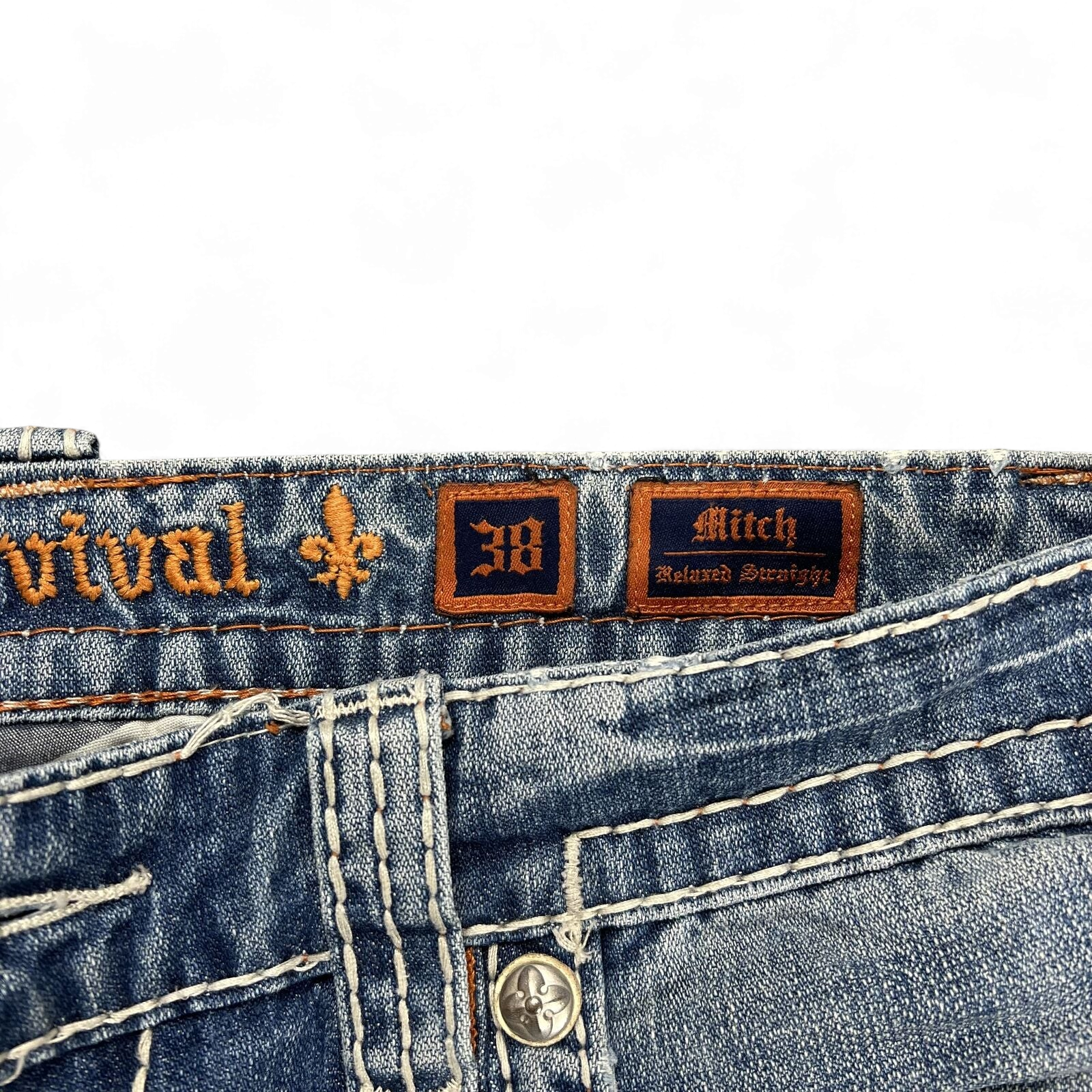TWC Vintage Rock Revival Mitch Straight Jeans mit blauer Waschung und markanten Ziernähten am Bund