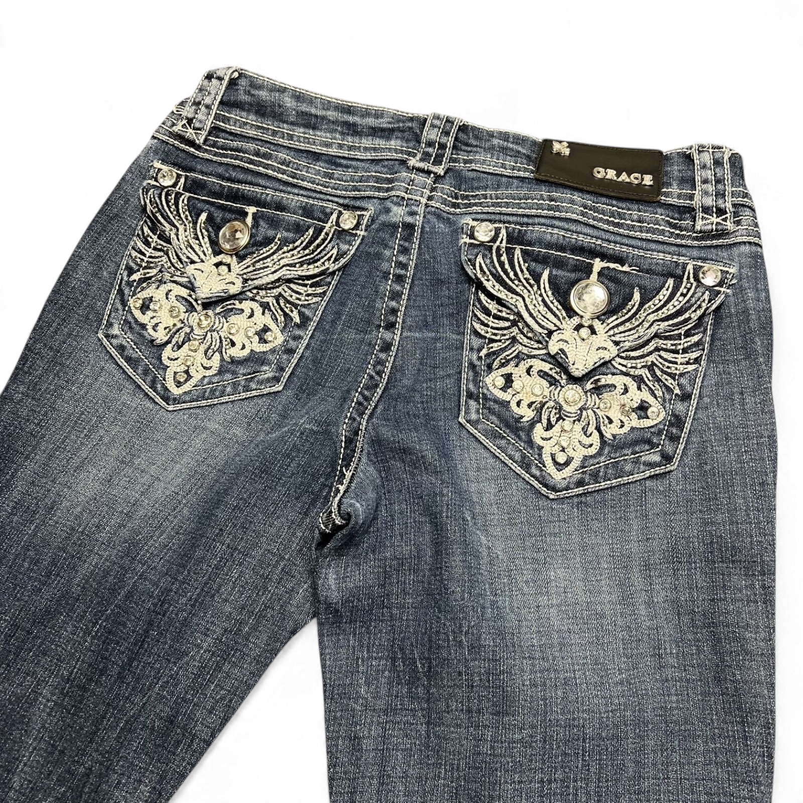 TWC Vintage Damen Y2K Bootcut Jeans in Blau mit aufwendigen Stickereien und Strasssteinen auf den Gesäßtaschen