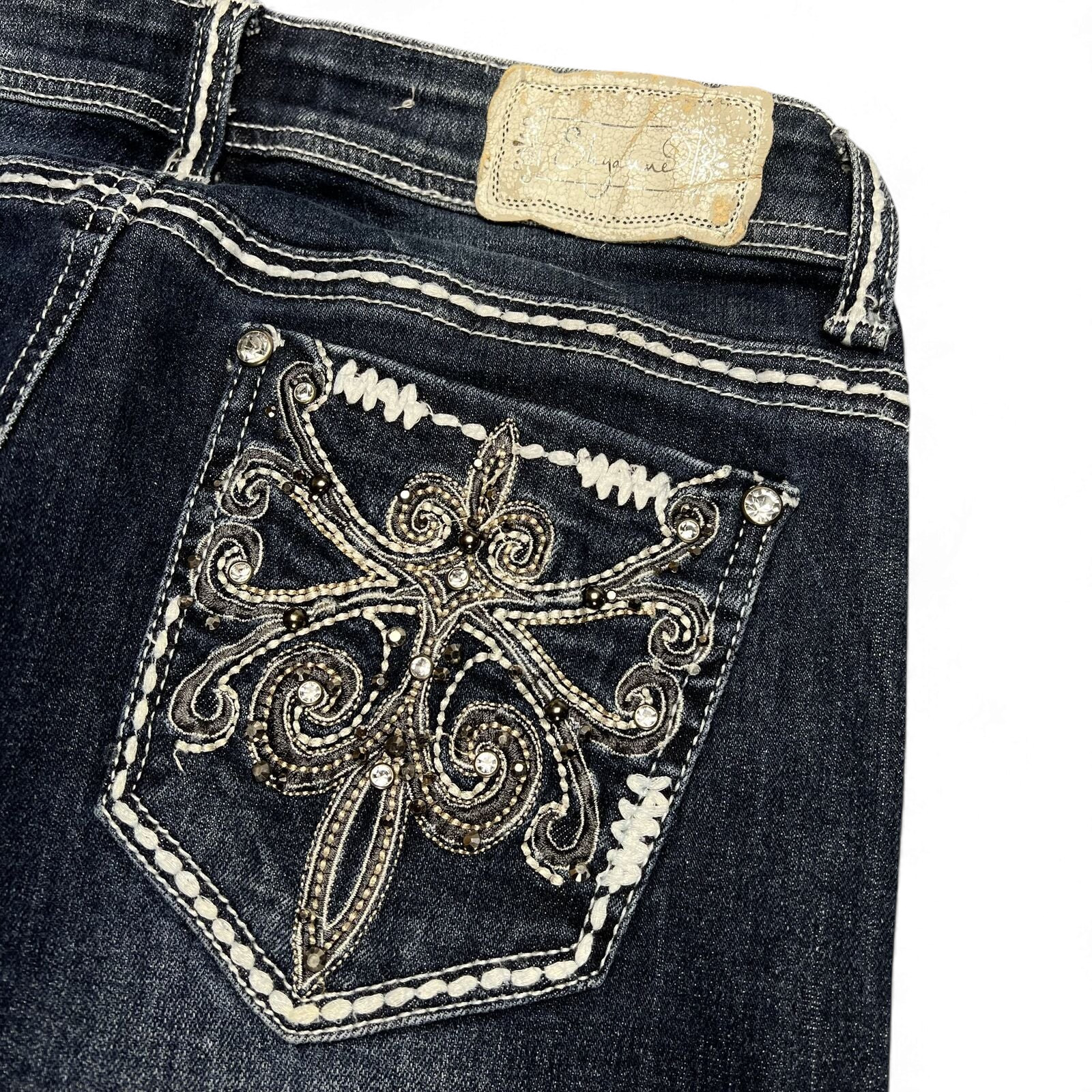 TWC Vintage Damen Y2K Bootcut Jeans in Dunkelblau mit aufwendig bestickter Gesäßtasche und Strasssteinen